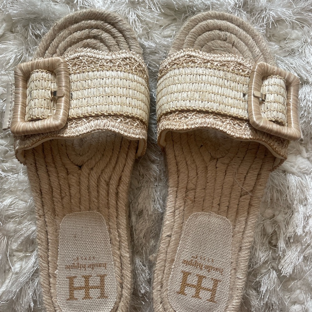 New Halston Heritage Cozy Slippers in Soft Beige